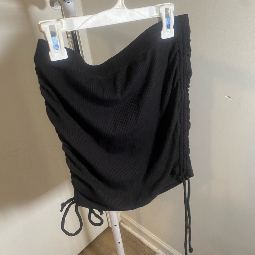 Fashion Nova Scrunh Mini Skirt
